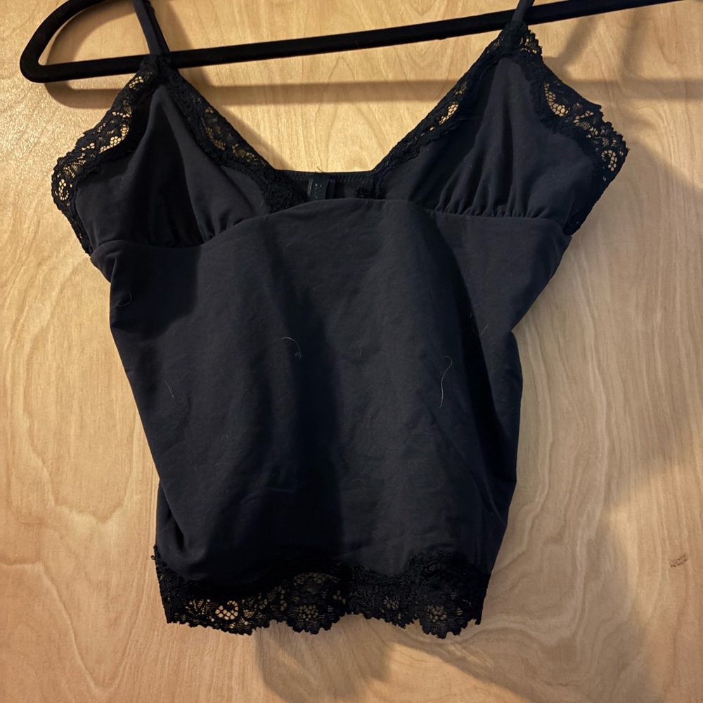 SKIMS Onyx Lace Cami Top